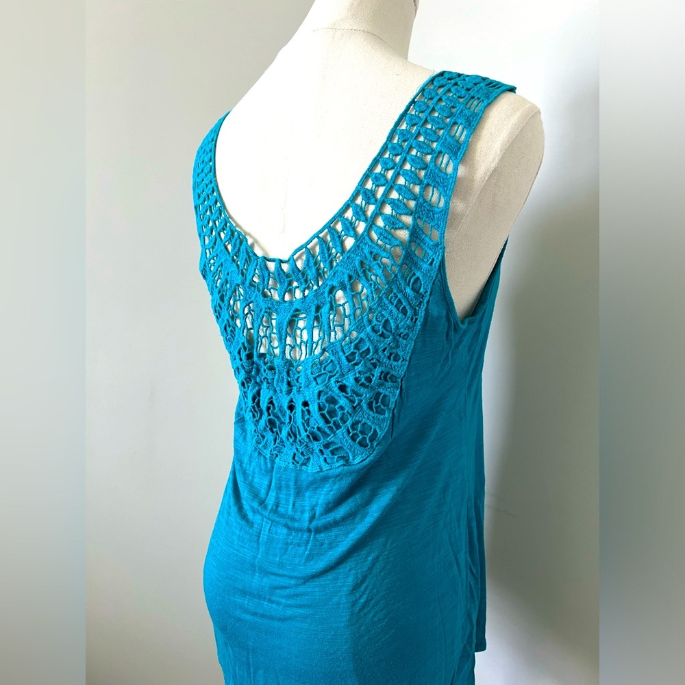 MOVING SALE!!! Cable & Guage crochet back swing tank